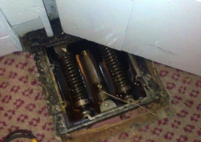 door floor spring 02