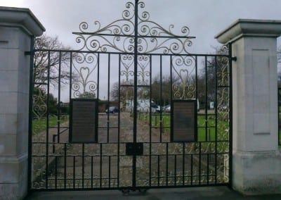 restoration of wrought iron metal gates and railings chalkwell park southend on sea 01