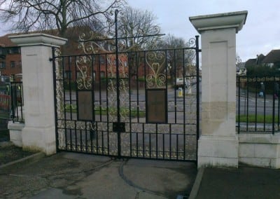 restoration of wrought iron metal gates and railings chalkwell park southend on sea 02