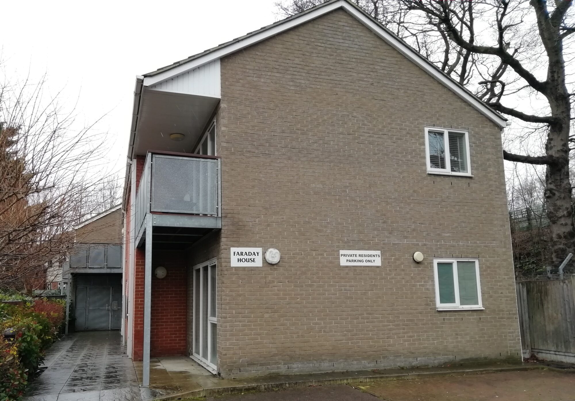 Inspection of Staircase & Walkway, Loughton, Essex 3