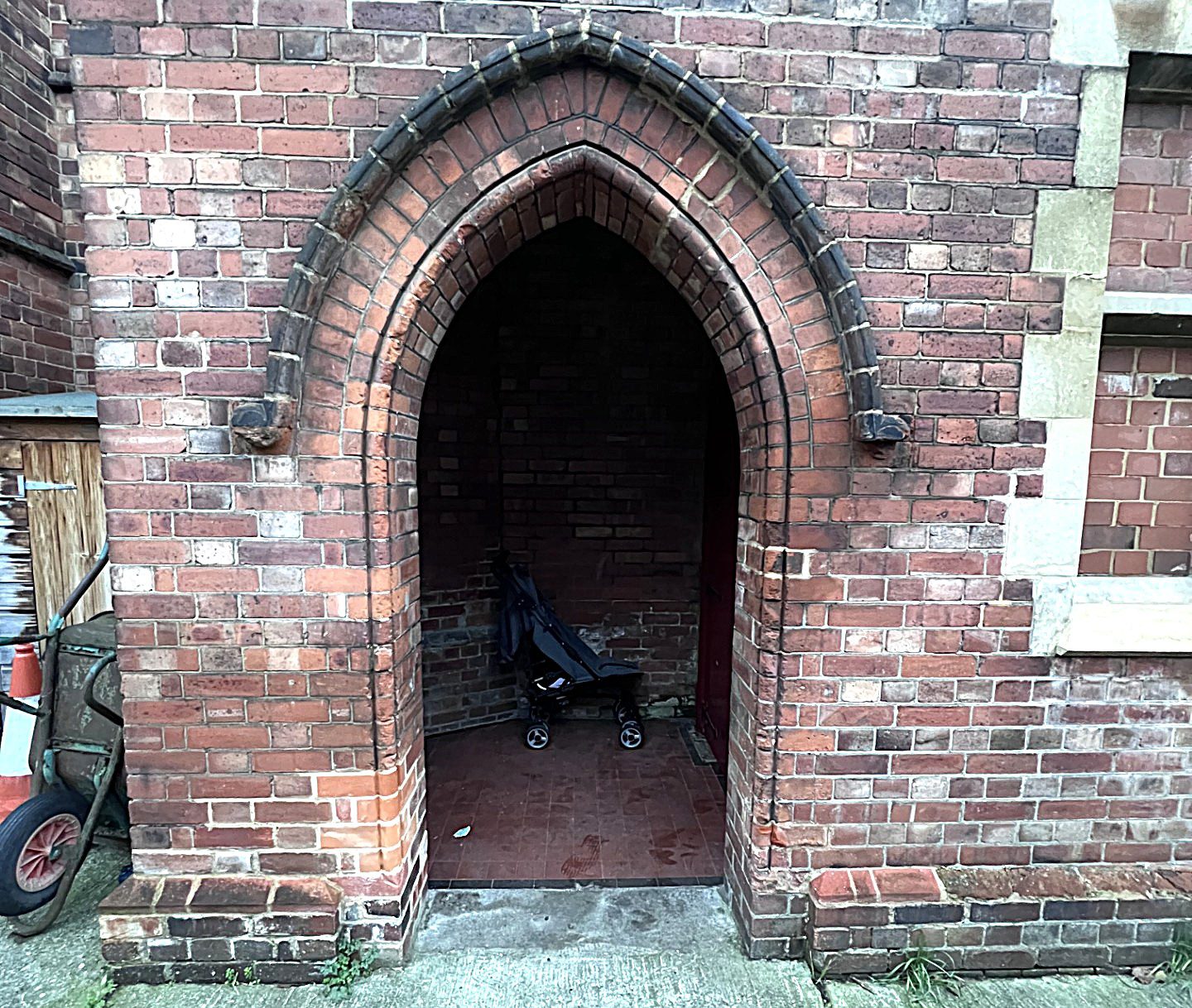 New Gate For 19th Century St. Thomas the Apostle Church, Finsbury Park, London N4 2
